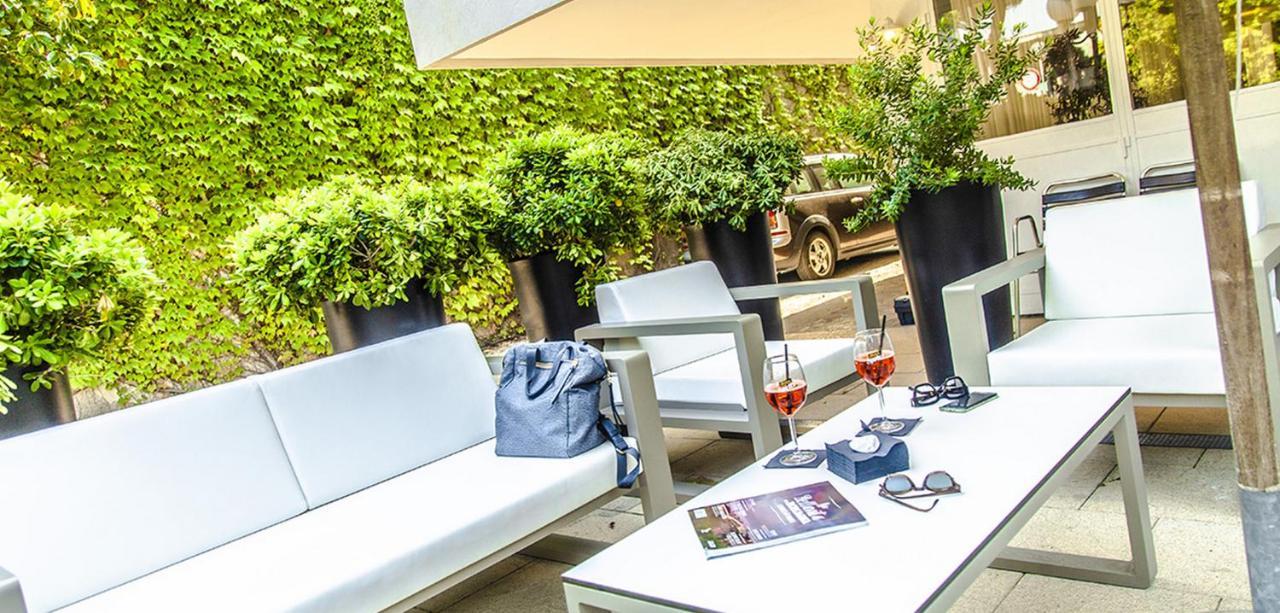 צ'סנטיקו Hotel New Castle מראה חיצוני תמונה