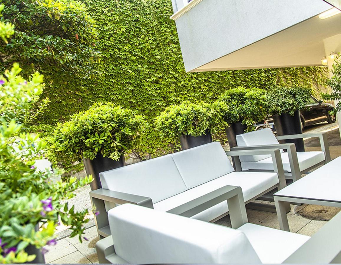צ'סנטיקו Hotel New Castle מראה חיצוני תמונה