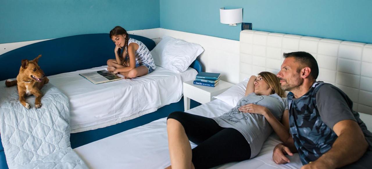 צ'סנטיקו Hotel New Castle מראה חיצוני תמונה