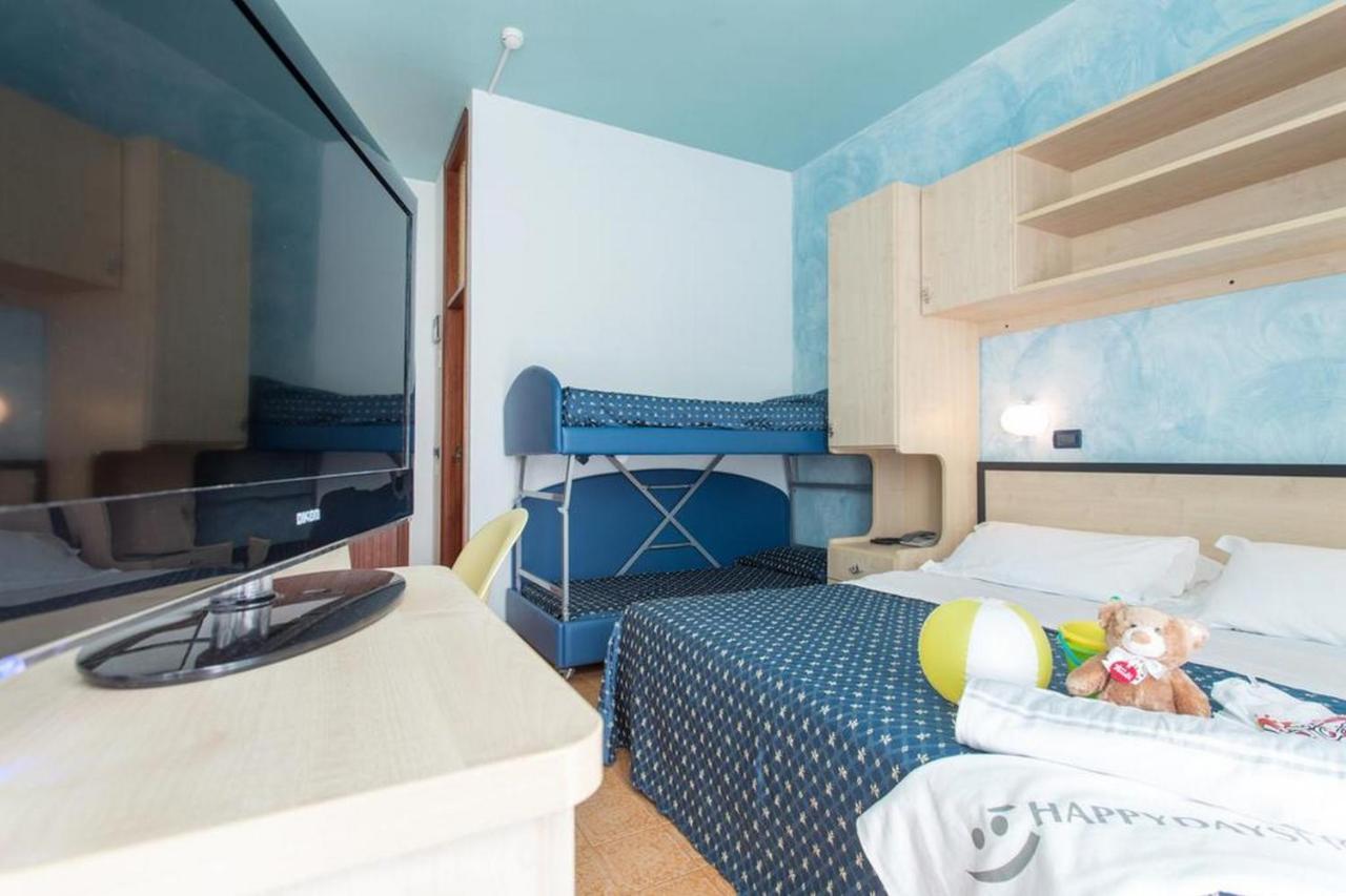 צ'סנטיקו Hotel New Castle מראה חיצוני תמונה