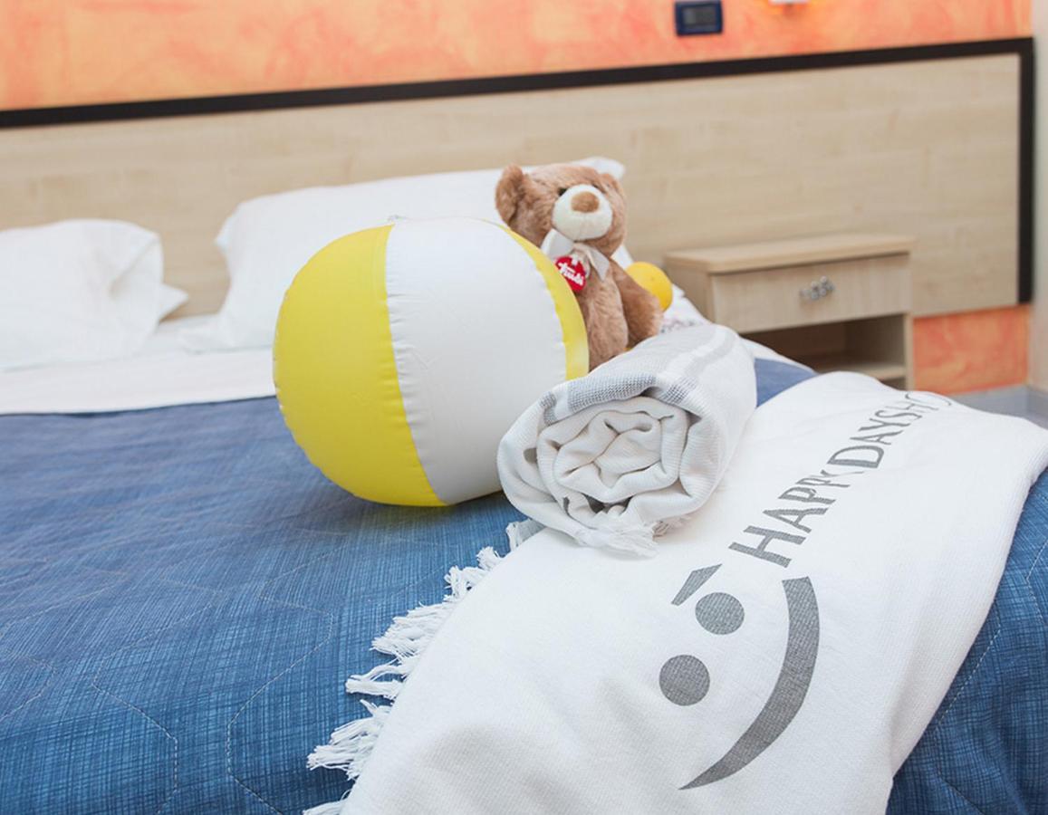 צ'סנטיקו Hotel New Castle מראה חיצוני תמונה
