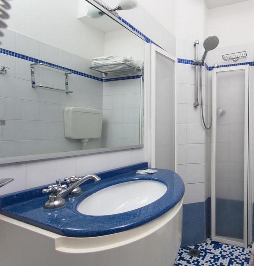 צ'סנטיקו Hotel New Castle מראה חיצוני תמונה